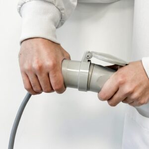 Adaptateur prise résidentielle 16A Monophasé branché