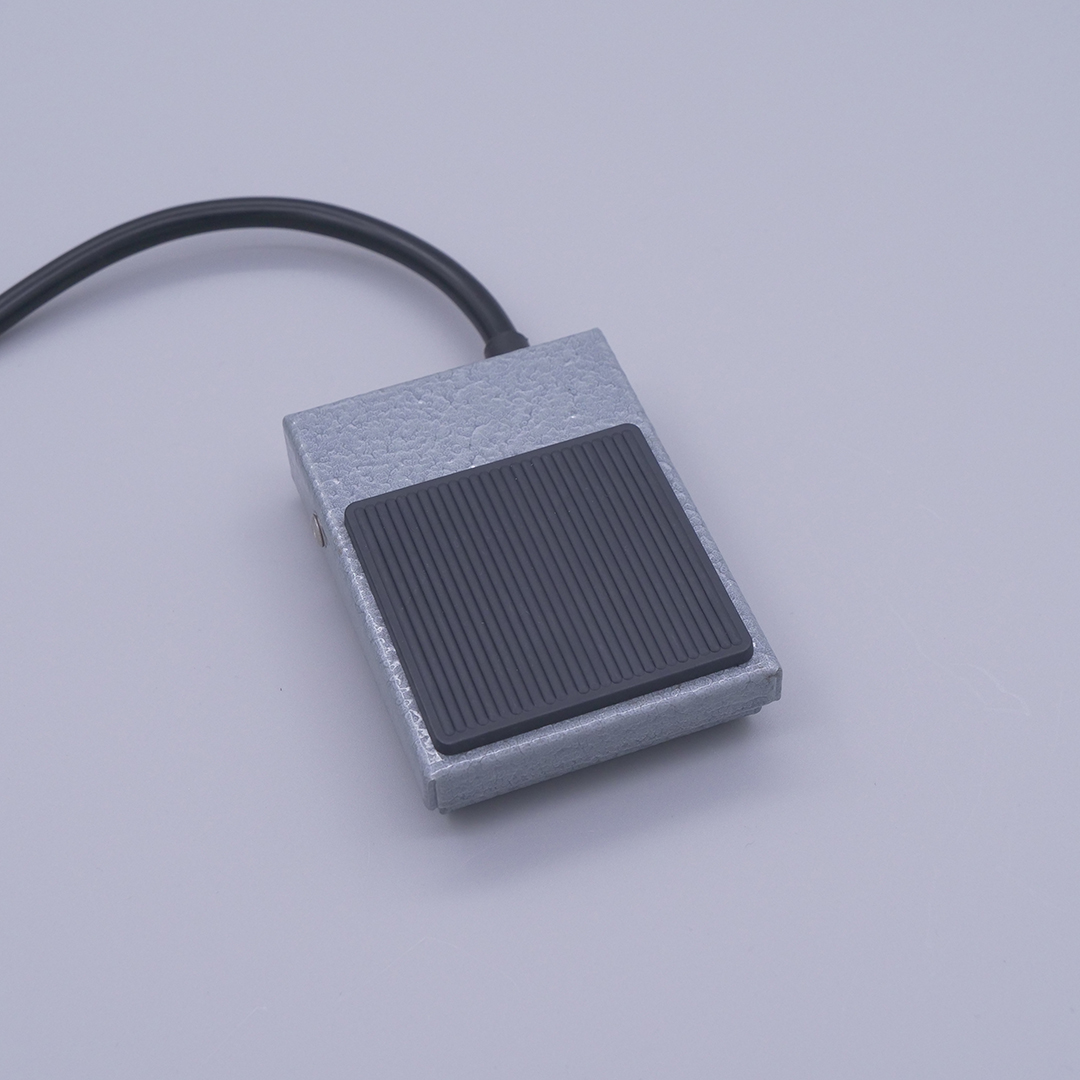 PÉDALE DE CONTRÔLE